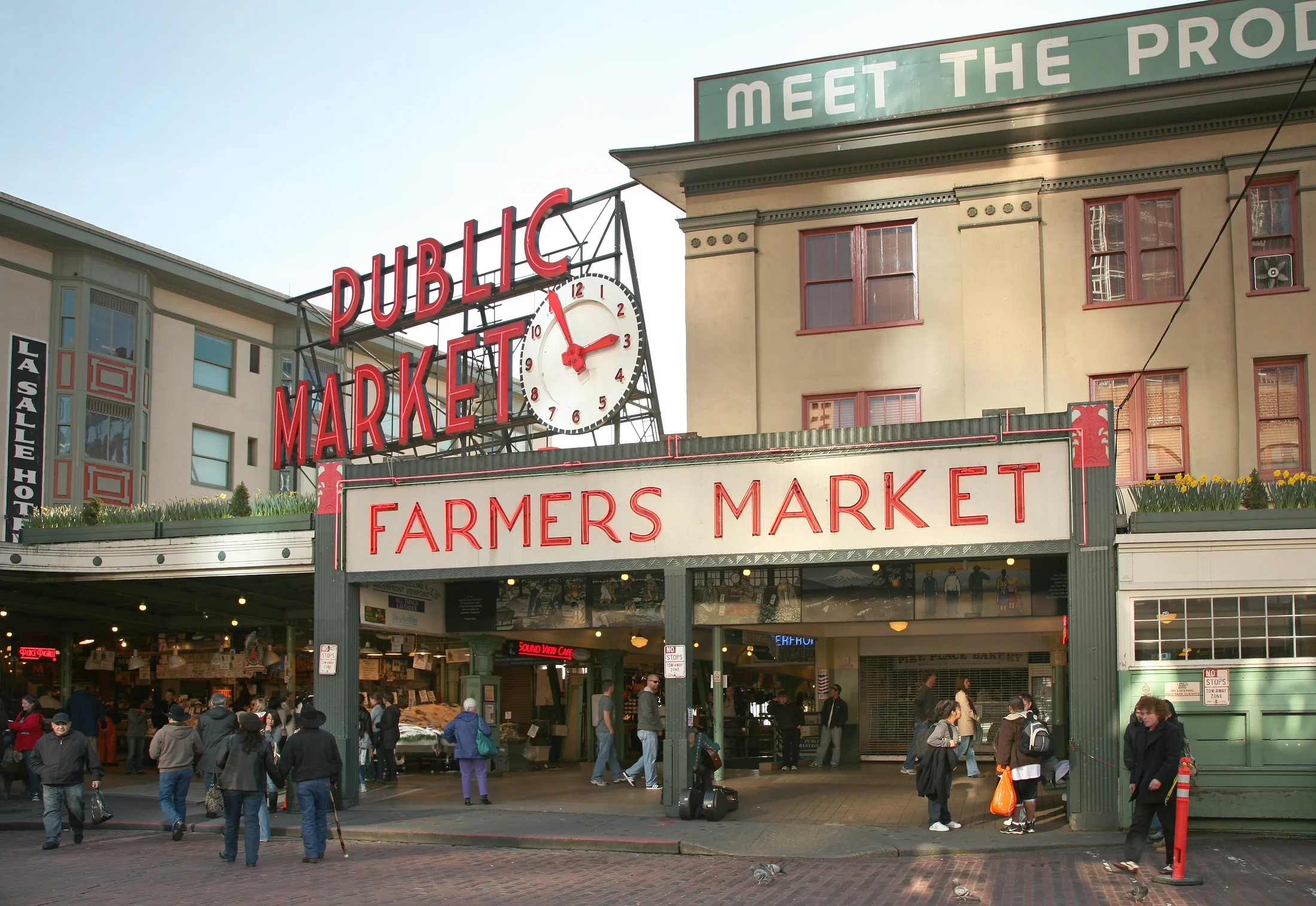 The Pike Place Market sign and clock in downtown Seattle